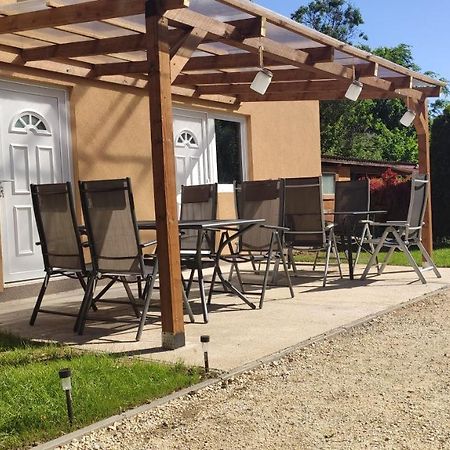 Lelle Lelke Apartmanház Apartamento Balatonlelle Exterior foto