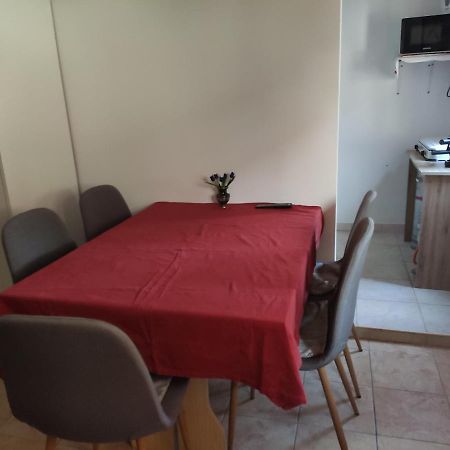 Lelle Lelke Apartmanház Apartamento Balatonlelle Exterior foto