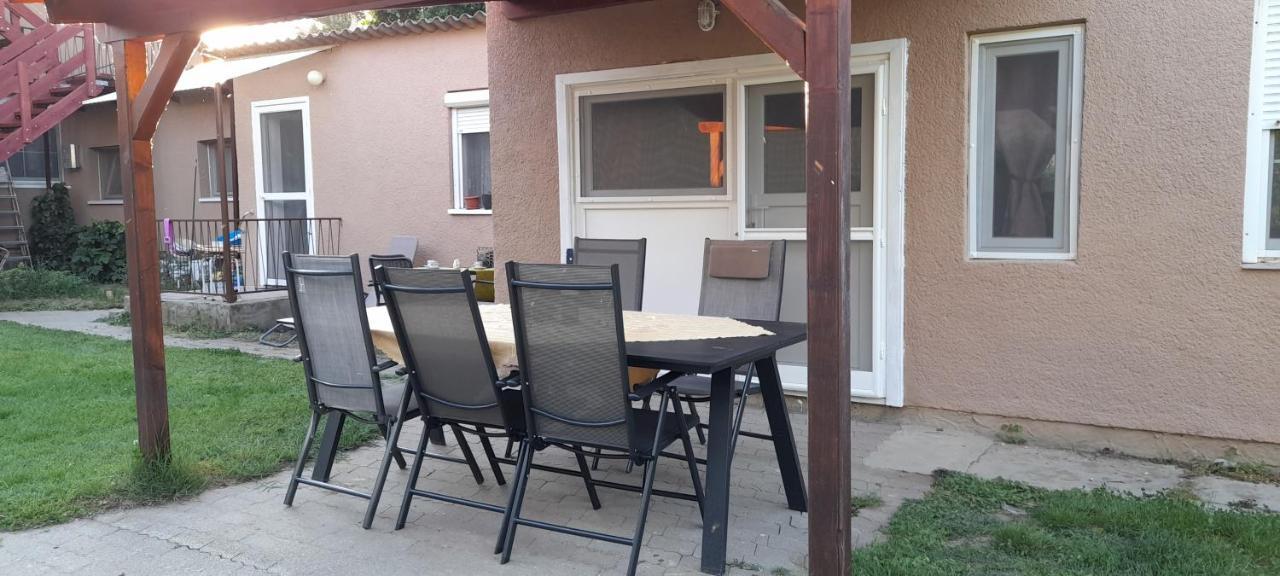 Lelle Lelke Apartmanház Apartamento Balatonlelle Exterior foto