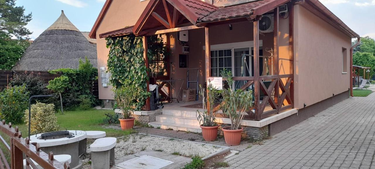 Lelle Lelke Apartmanház Apartamento Balatonlelle Exterior foto