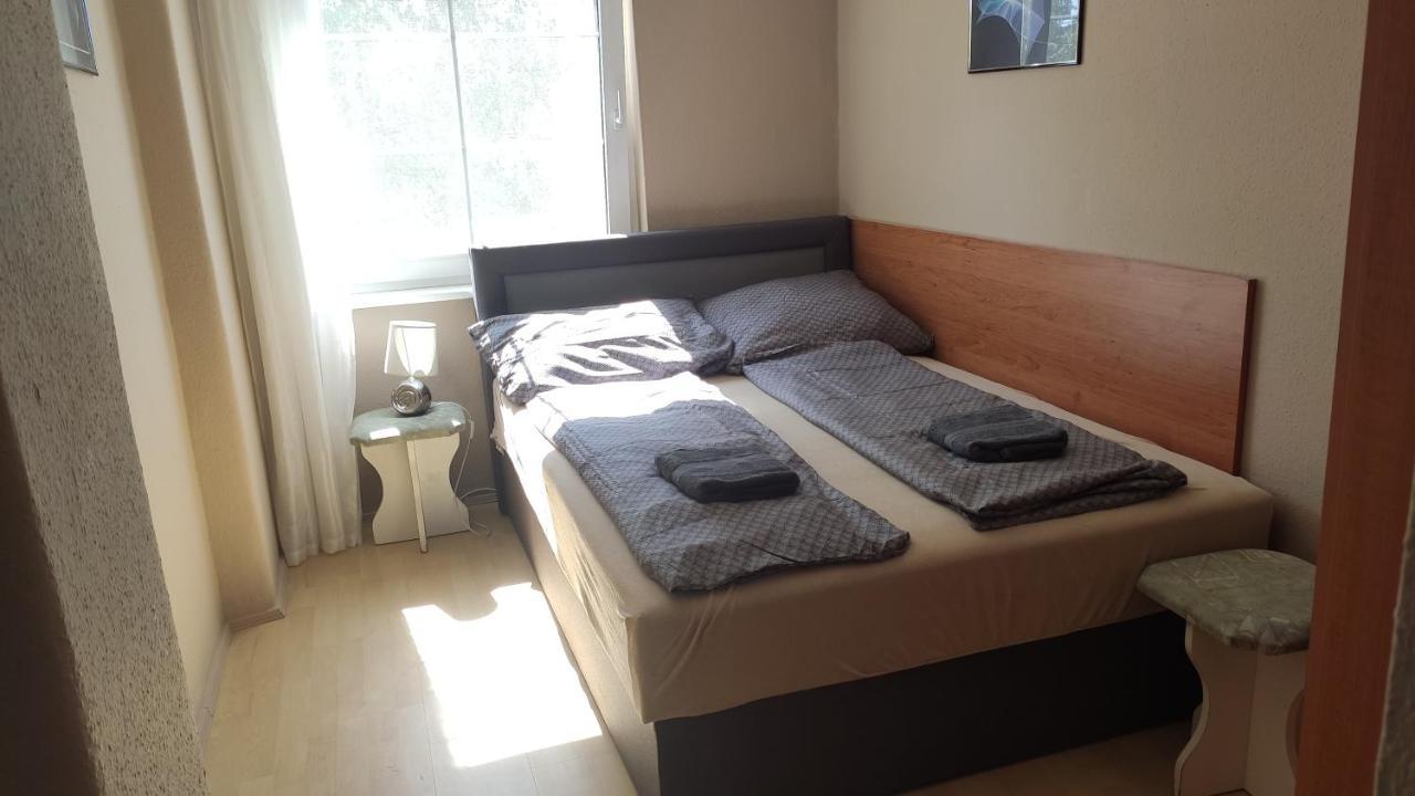 Lelle Lelke Apartmanház Apartamento Balatonlelle Exterior foto
