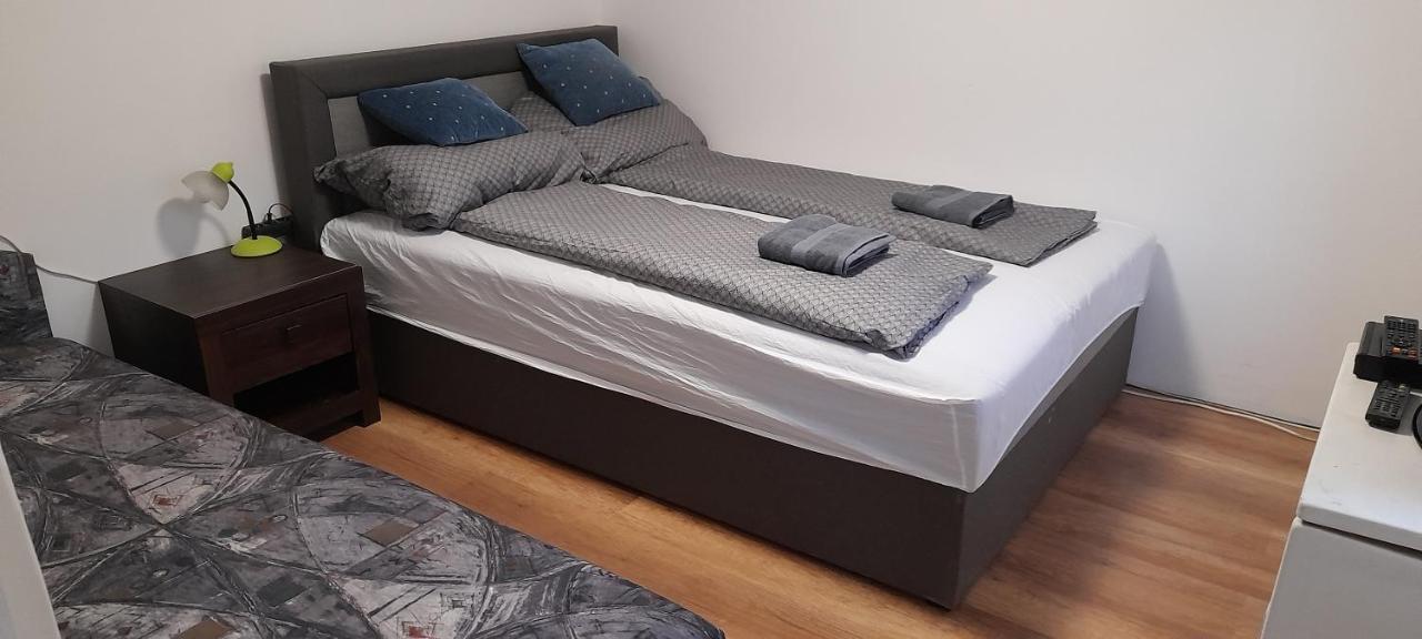 Lelle Lelke Apartmanház Apartamento Balatonlelle Exterior foto